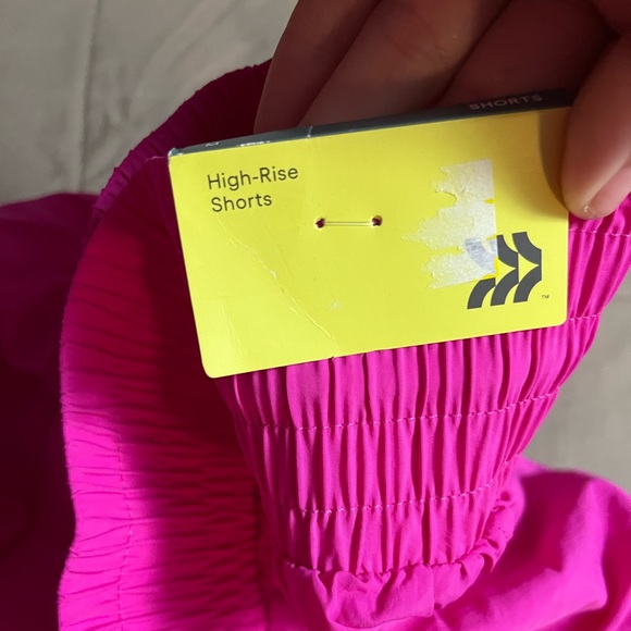 NWT! All in Motion High-Rise Crinkle Shorts - Picture 8 of 9